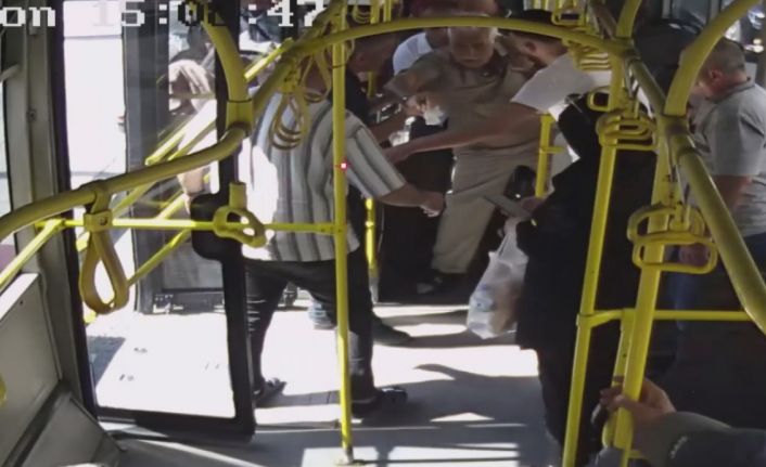 Kayseri’de otobüs şoförü fenalaşan yolcuyu hastaneye yetiştirdi