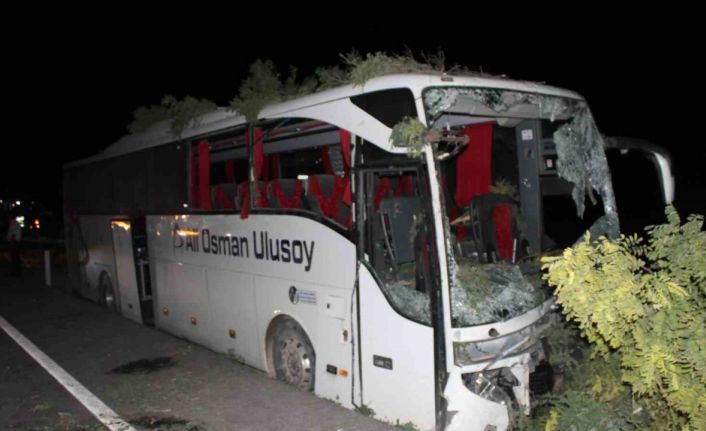 Kayseri’de yolcu otobüsü kaza yaptı: Ölü ve yaralılar var