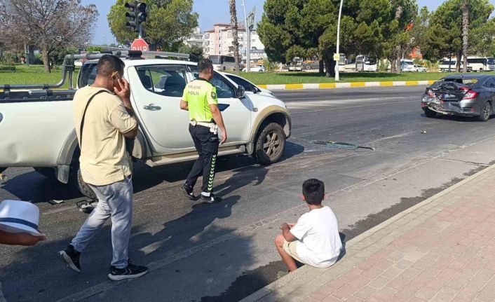Kazada babasının otomobilinin halini gören küçük çocuk gözyaşlarını tutamadı