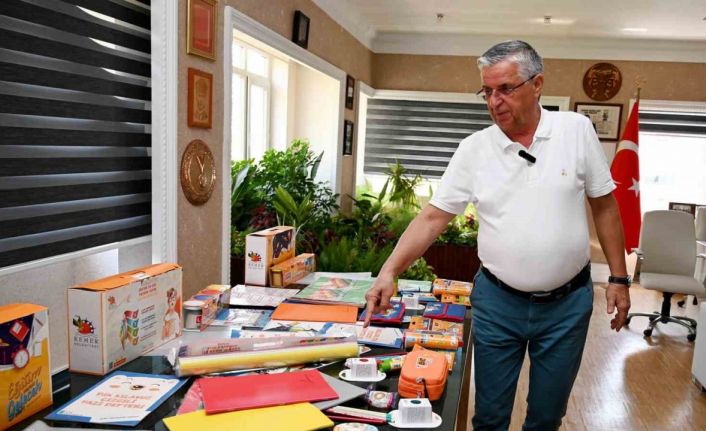 Kemer Belediyesi’nden 6 bin 500 öğrenciye ücretsiz kırtasiye malzemesi