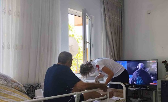 Kemer’de "Yaşlılarımız yalnız değildir" projesi başladı