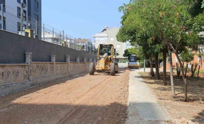 Kepez TOKİ Gazi konutlarında asfalt hazırlığı başladı