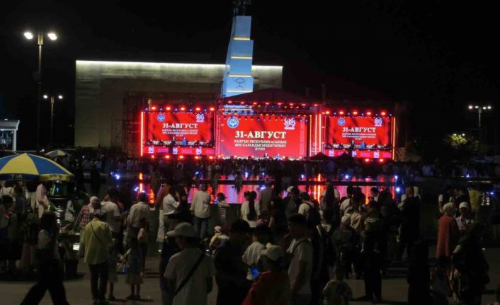 Kırgızistan’da Bağımsızlık Günü kutlaması