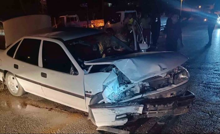 Kırıkkale’de otomobiller kafa kafaya çarpıştı: 3 yaralı