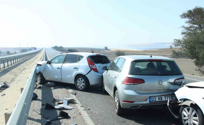 Kırklareli’nde çıkan yangında yoğun duman kazaya sebep oldu: 6 yaralı