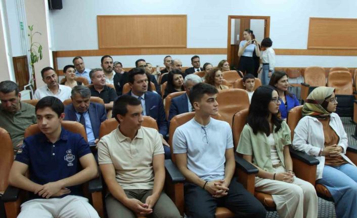 Kırklareli’nde YKS’de dereceye giren öğrencilere başarı belgesi verildi