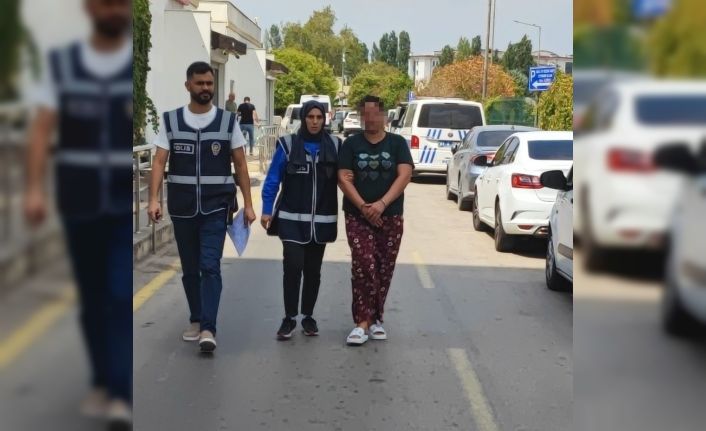 Kızını bıçakla kovalayan anne tutuklandı