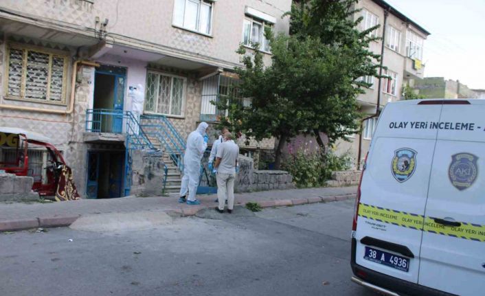 Komşular kokudan rahatsız oldu, acı olay ortaya çıktı