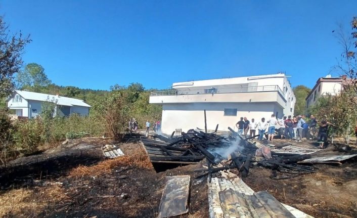 Kömürlükte yangın çıktı