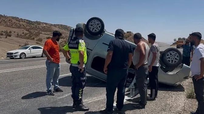 Kontrolden çıkan araç devrildi, emniyet kemeri hayat kurtardı