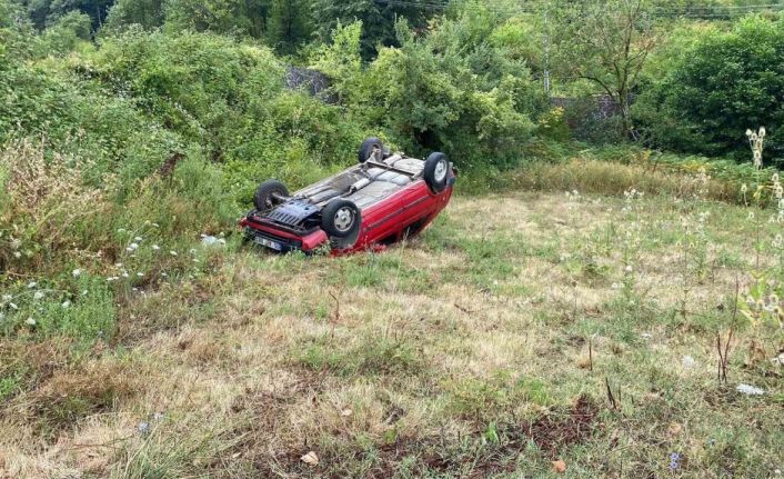 Kontrolden çıkan otomobil bahçeye uçtu: 1 yaralı