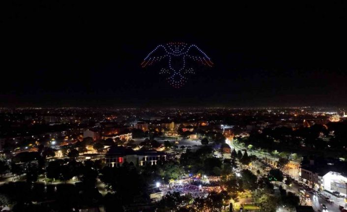 Konya Büyükşehir 30 Ağustos Zafer Bayramı’na özel 250 dron ile ışık gösterisi gerçekleştirdi