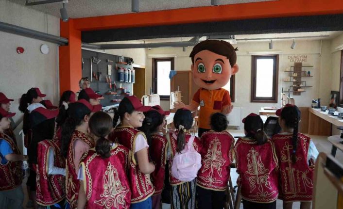 Konya’da 3 bin öğrenci 6 tarihi mekânda 6 tarihi karakteri tanıyor