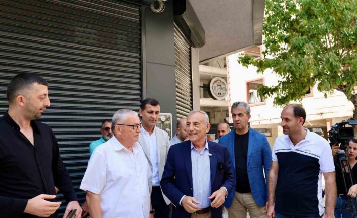 Küçükçekmece’de kentsel dönüşüm neticesinde 14 binanın yıkımına başlandı