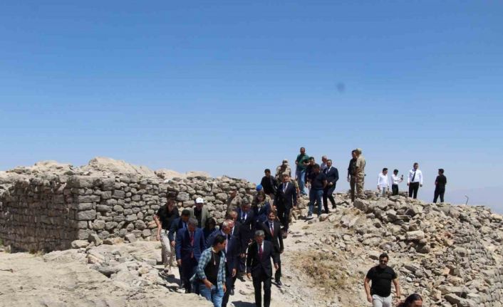 Kültür ve Turizm Bakanı Mehmet Nuri Ersoy, Cudi Dağına çıktı