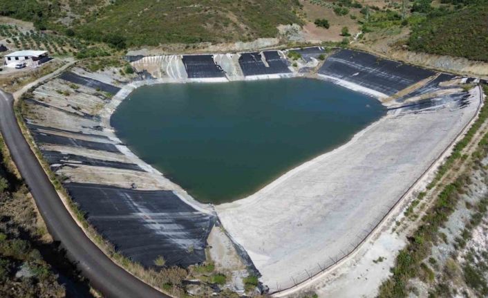 Kuraklığın vurduğu göleti, ürettiği çözümle suya kavuşturdu