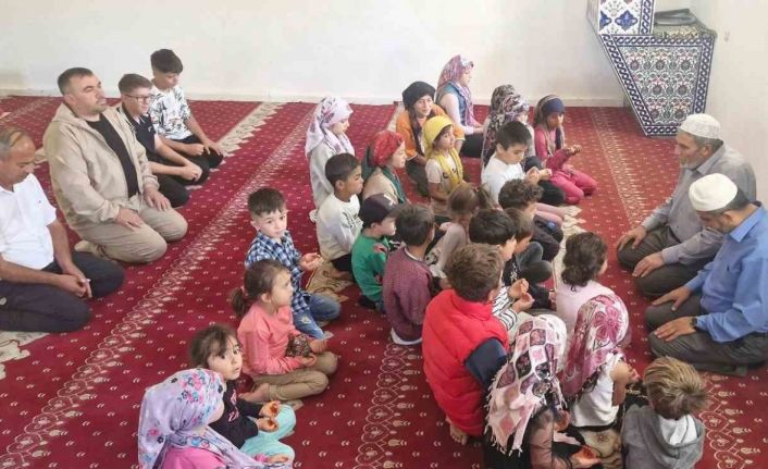 Kur’an Kursu mezuniyet töreninde birinciler ödüllendirildi