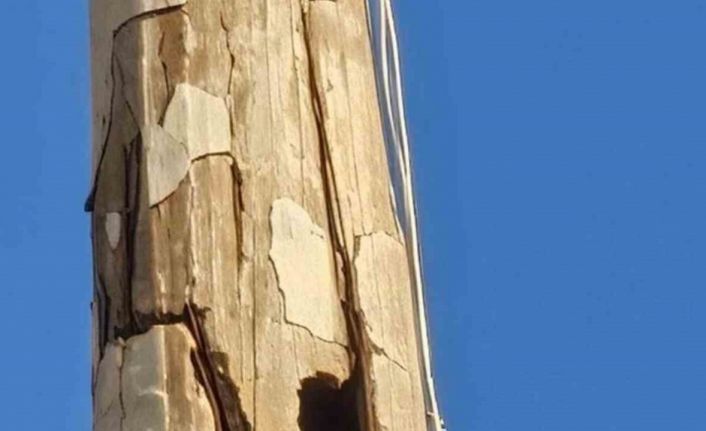 Kurtalan Ulu Cami minaresinde tehlike arz eden çatlaklar oluştu