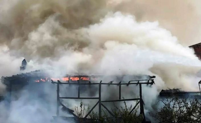Kütahya Emet’te korkutan yangın
