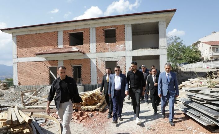 Kütahya Valisi Musa Işın, Emet’teki eğitim yatırımlarını yerinde inceledi