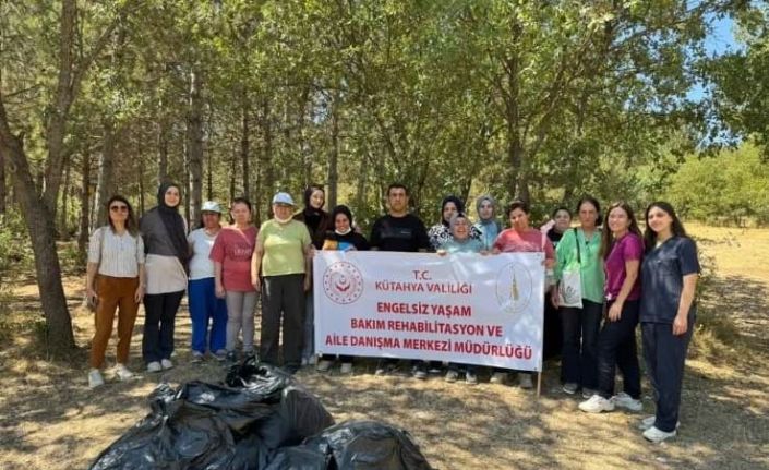 Kütahya’da engellilerin katılımı ile çöp toplama etkinliği