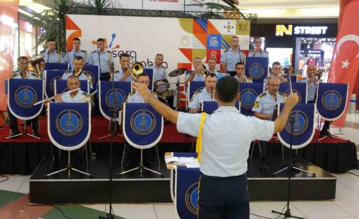 Kütahya’da Tugay Bandosu’ndan Zafer Bayramı konseri