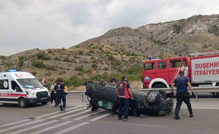 Lastiği kopan otomobil takla attı: 1 yaralı