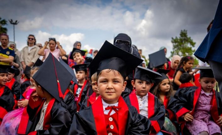 Lokomotif Çocuk Köyü’nde mezuniyet heyecanı