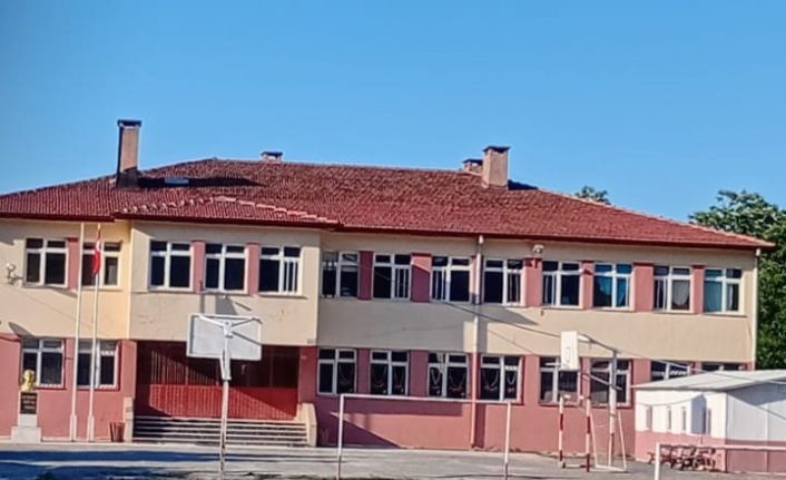 Mahalleler ortaokulun kapanmasına karşı