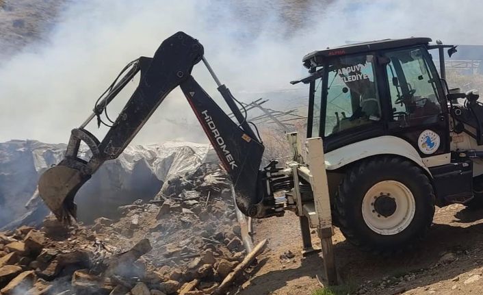 Malatya’da ahır yangını: 10 küçükbaş hayvan telef oldu