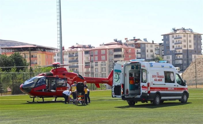 Malatya’da ambulans helikopter 80 yaşındaki hasta için havalandı