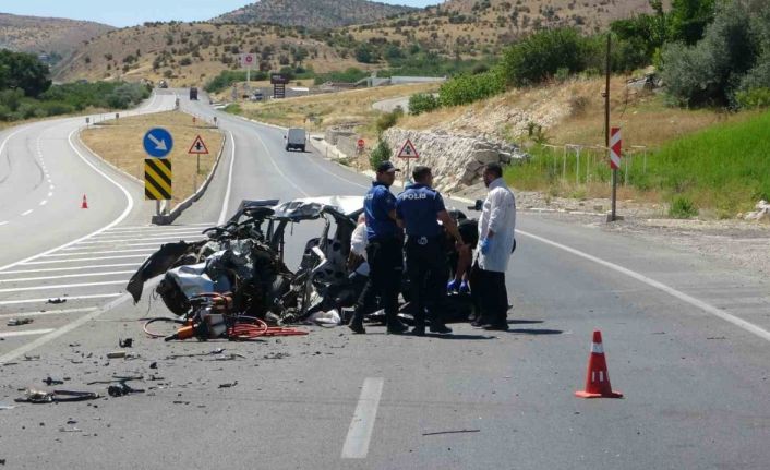 Malatya’da hafriyat kamyonu ile otomobil çarpıştı: 1 ölü, 2 yaralı