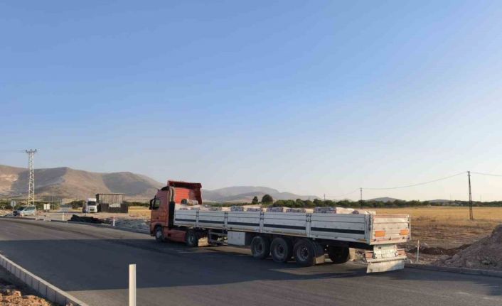 Malatya’da üç aracın karıştığı kazada 1 kişi yaralandı