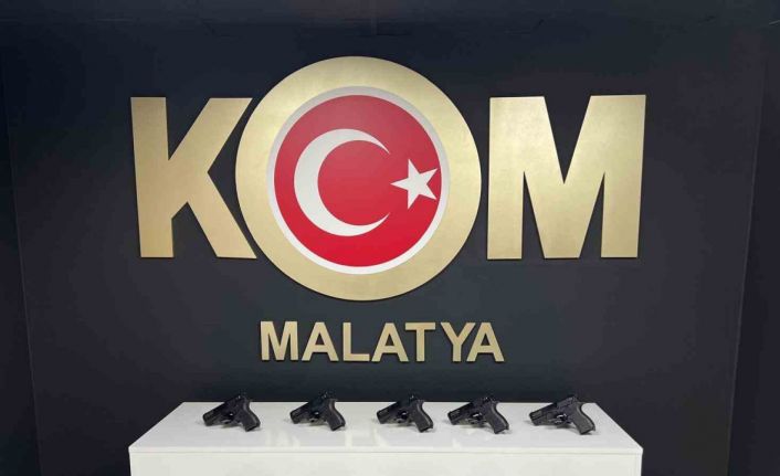 Malatya’da yolcu otobüsünde 10 ruhsatsız tabanca ele geçirildi
