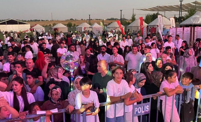 Malazgirt Zaferi’nin 954. yıl dönümü kutlamalarında coşkulu konser