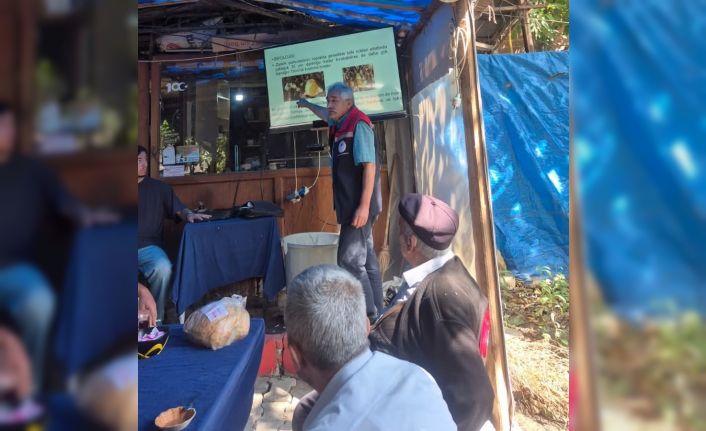 Malkara’da çiftçilere Batı Mısır kök kurdu zararlısı hakkında eğitim verildi