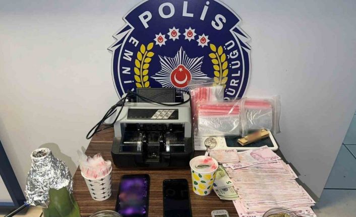 Maltepe’de düzenlenen operasyonda çok sayıda uyuşturucu madde ele geçirildi