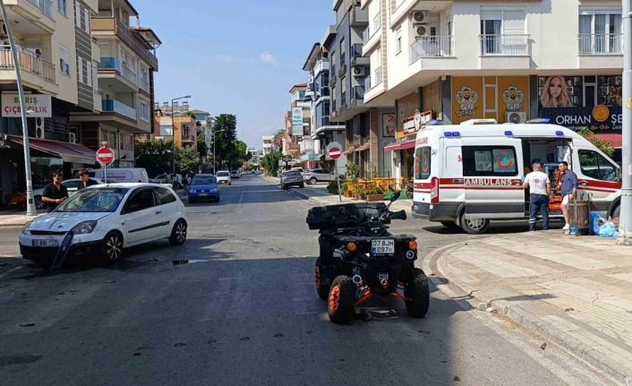 Manavgat’ta otomobilin çarptığı ATV sürücüsü yaralandı