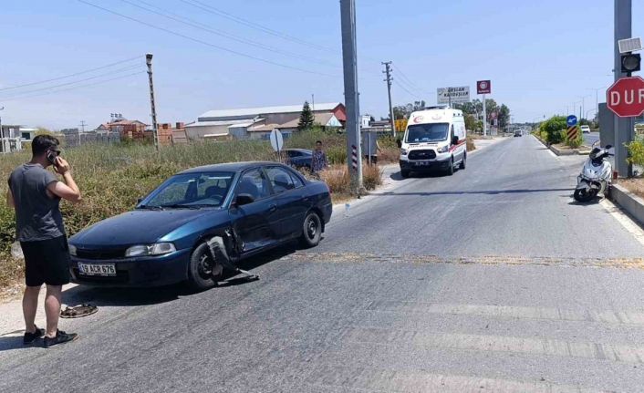 Manavgat’ta tali yola giren otomobil motosikletle çarpıştı: 1 yaralı