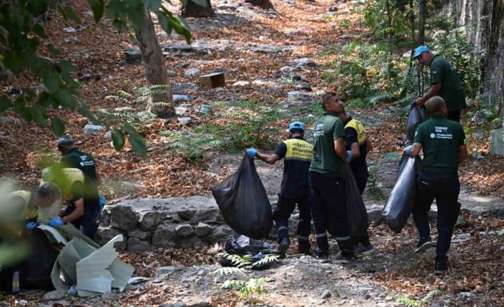 Manisa Büyükşehir Çaybaşı Deresi’nin rutin temizliğini tamamladı