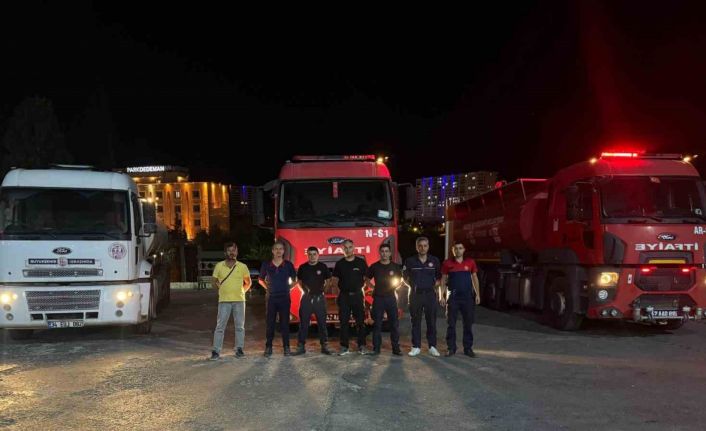 Mardin Büyükşehir Belediyesi’nden Lice’deki örtü yangını söndürme çalışmalarına destek