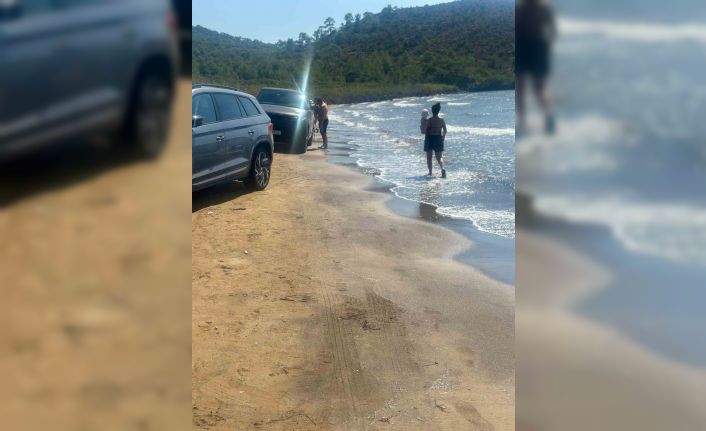 Marmaris Hisarönü’nde sahile araçlarını sokan tatilcilere tepki