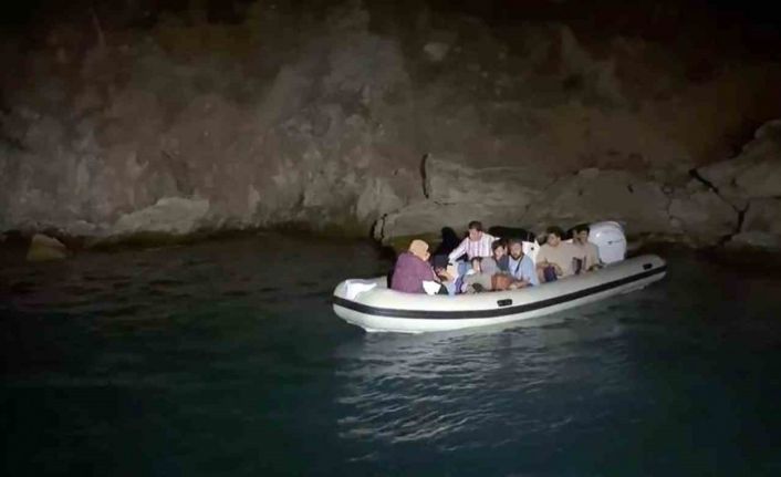 Marmaris’te 26 düzensiz göçmen ve bir göçmen kaçakçısı yakalandı