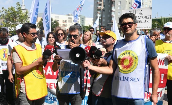 Memurlar iş bırakıp basın acıkması yaptı