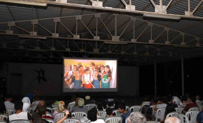 Menteşe Belediyesi açık hava sinema geceleri başladı
