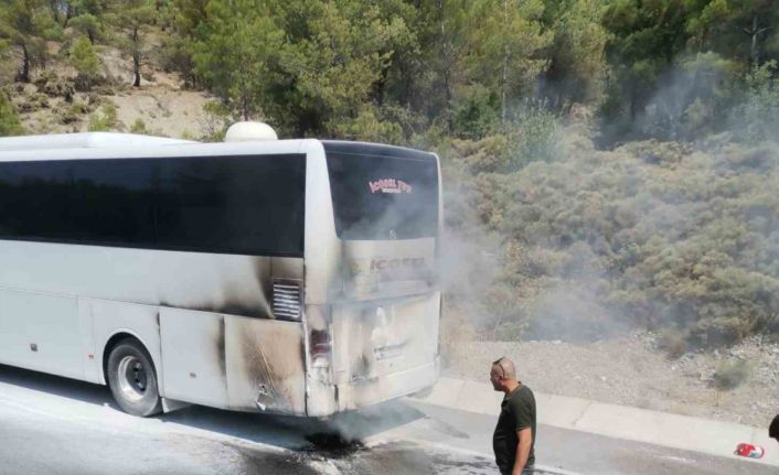 Menteşe’de yolcu otobüsünde yangın paniği