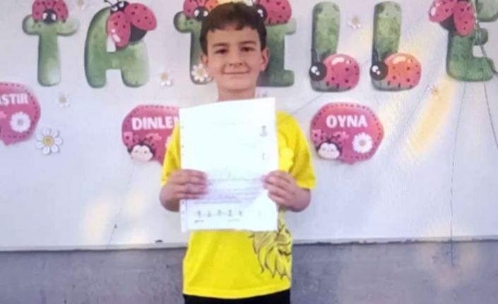 Mermer yüklü kamyon devrildi, sürücünün 7 yaşındaki oğlu hayatını kaybetti