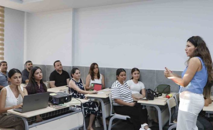 Mersin’de ebeveynlerin çocuklarıyla iletişimine ışık tutuluyor