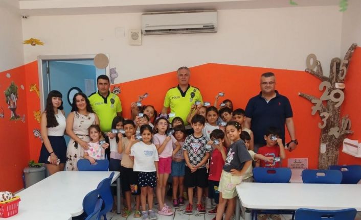 Mersin’de öğrencilere ve bakım merkezi çalışanlarına trafik güvenliği eğitimi verildi