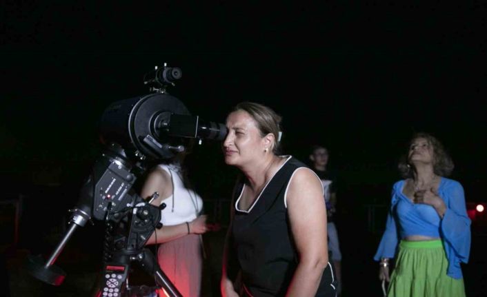 Mersinliler, meteor yağmurunu gözlem şenliğinde izledi